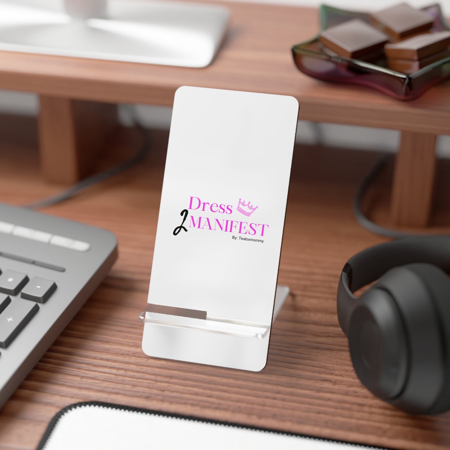 Smartphone Stand - "D2M" Branded Design